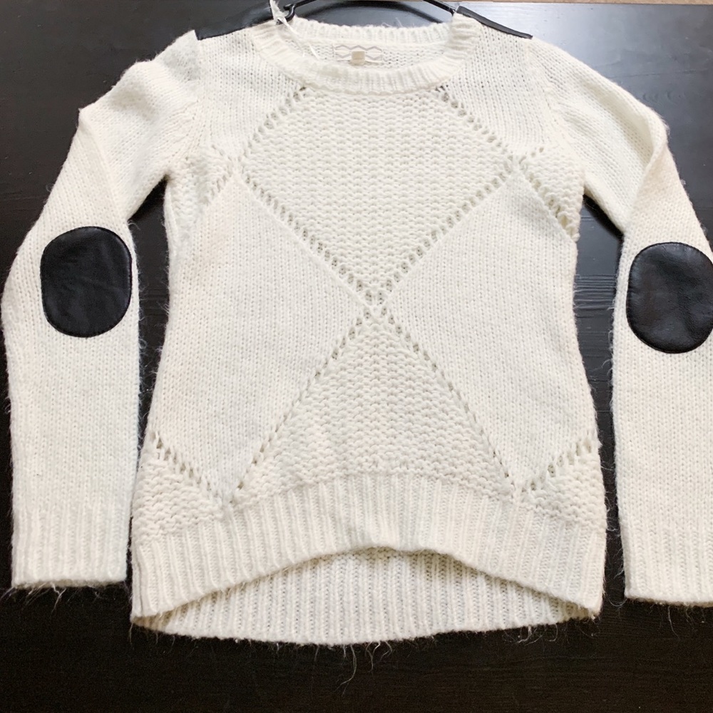 Pink.Rose sweater with leather patches